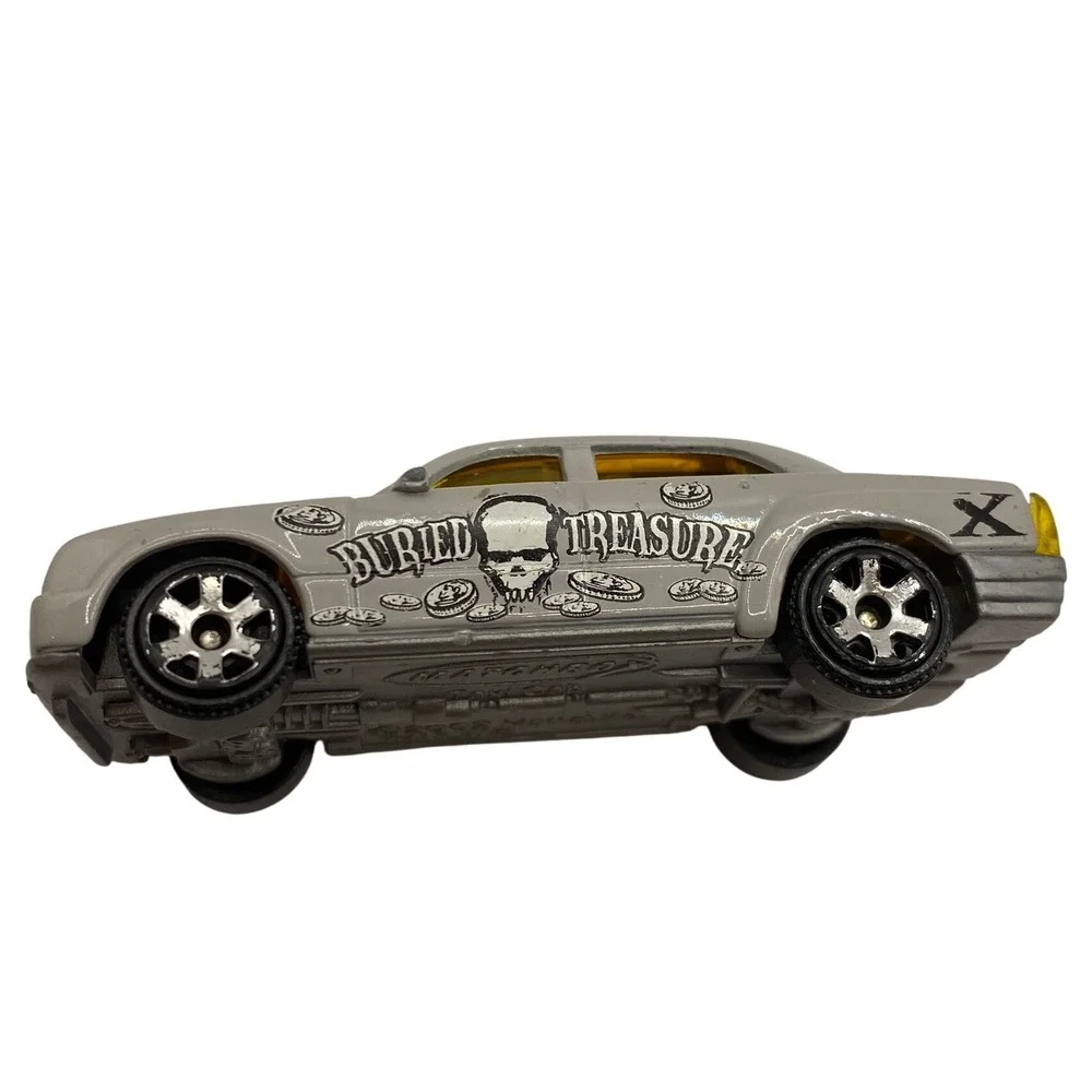 Vintage Matchbox Taxi Cab‎ Buried Treasure Pirate Skull 2002 Mattel Diecast Car